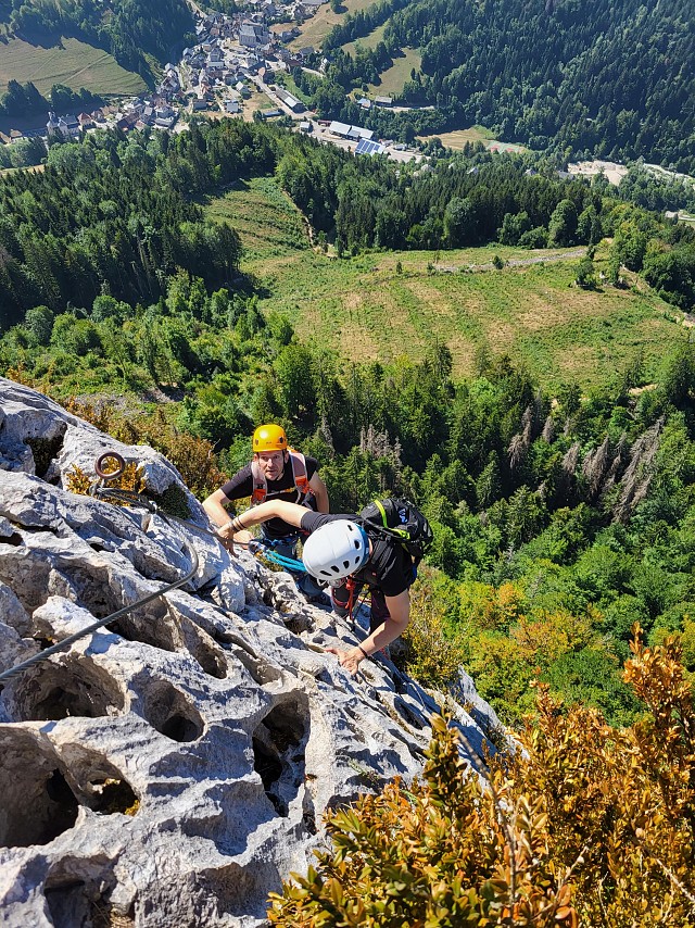 via ferrata isère moniteur