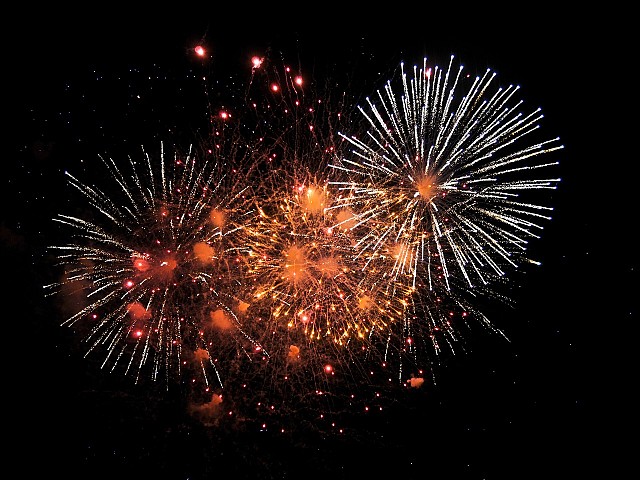 Bal et feu d'artifice_Pont-de-Beauvoisin