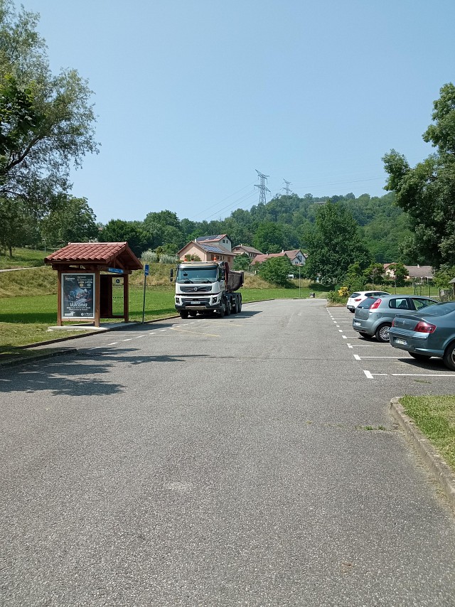 Parking de Rochassieux_La Bridoire