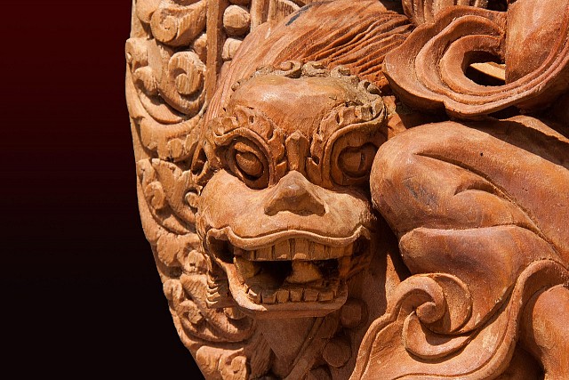 Atelier de fabrication de dragon en bois_Pont-de-Beauvoisin