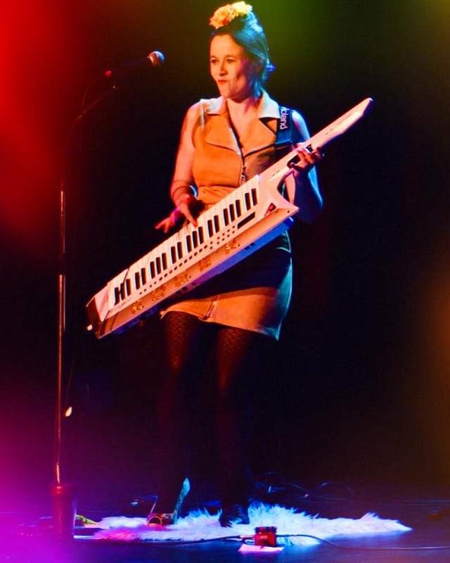 Evelyne ZOU en solo avec Roger_Pont-de-Beauvoisin