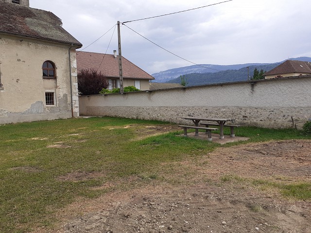 Aire de pique-nique de l'église de Saint-Albin-de-Vaulserre