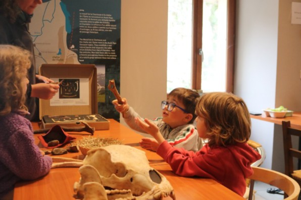 Atelier « La vie à la Préhistoire »_Saint-Christophe-la-Grotte