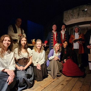 Spectacle théâtral déambulatoire Spectacle théâtral déambulatoire